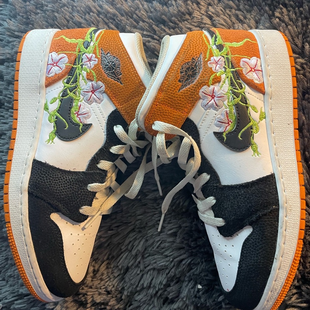 Air Jordan 1 Mid GS✨(LIMITED EDITION)